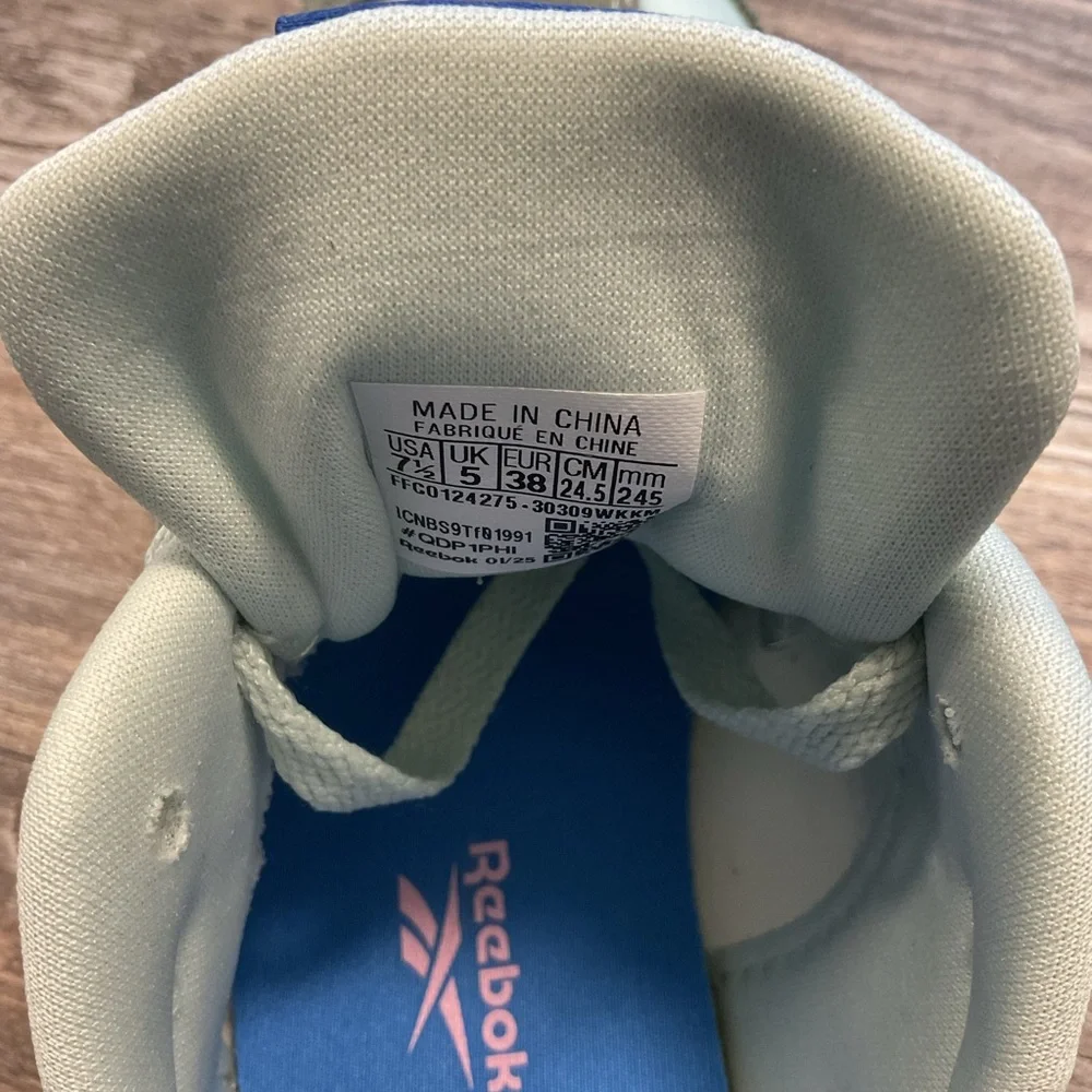 Reebok Women’s World 70 Sneaker Green Grey, Pink and White 7.5 NWOT